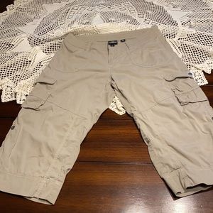 KUHL size 10 capris